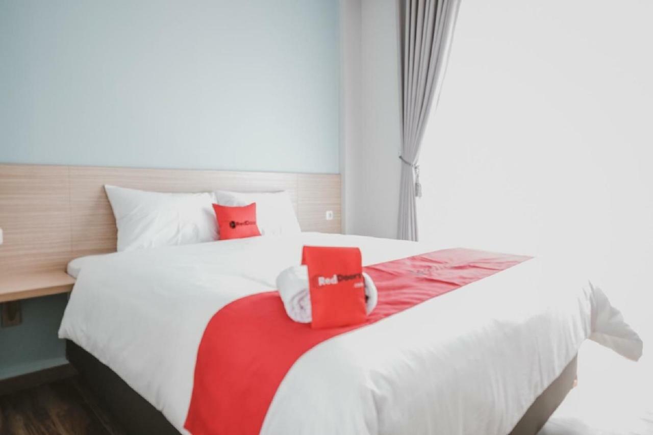 Reddoorz Plus @ Karet Pedurenan 3 Jakarta Eksteriør billede